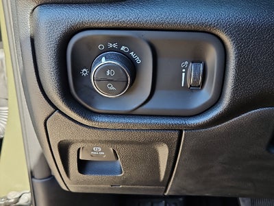 2027 RAM 1500 RAM 1500 WARLOCK CREW CAB 4X4 5'7' BOX