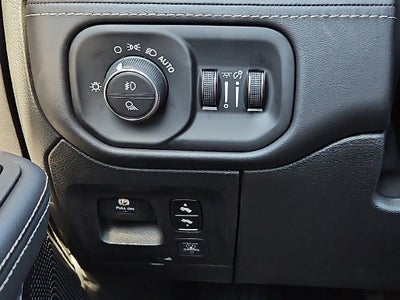 2027 RAM 1500 RAM 1500 LIMITED CREW CAB 4X4 5'7' BOX