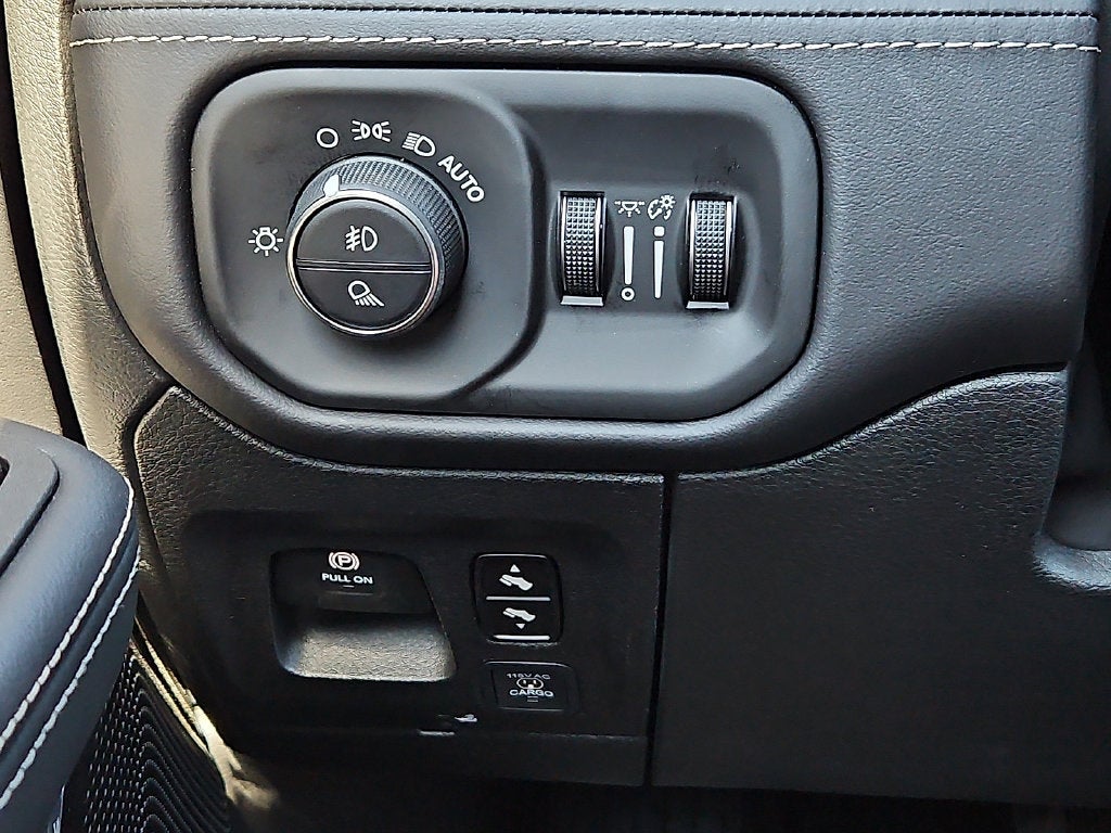 2027 RAM 1500 RAM 1500 LIMITED CREW CAB 4X4 5'7' BOX