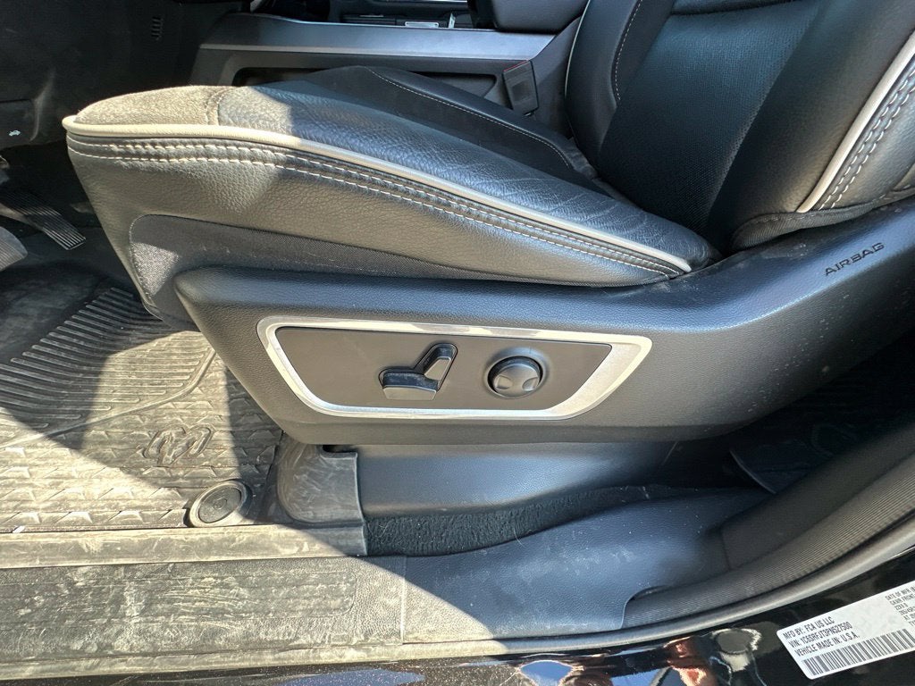 2023 RAM 1500 Laramie Crew Cab 4x4 5'7' Box