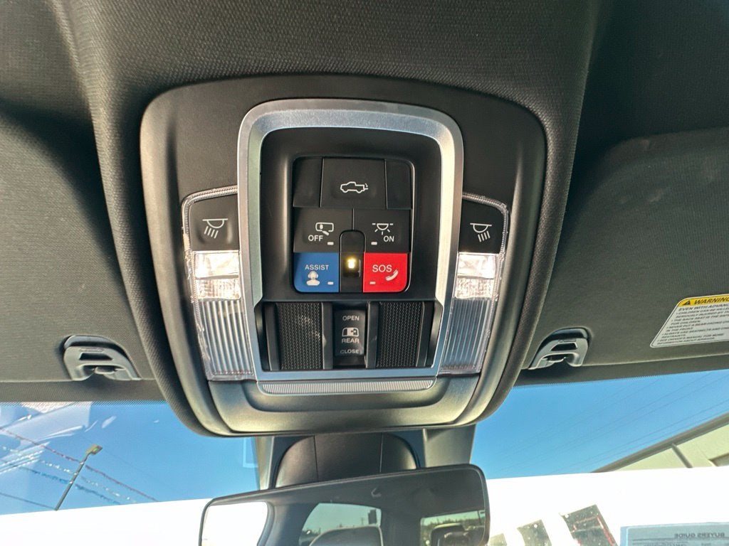 2023 RAM 1500 Laramie Crew Cab 4x4 5'7' Box