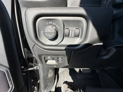 2023 RAM 1500 Laramie Crew Cab 4x4 5'7' Box