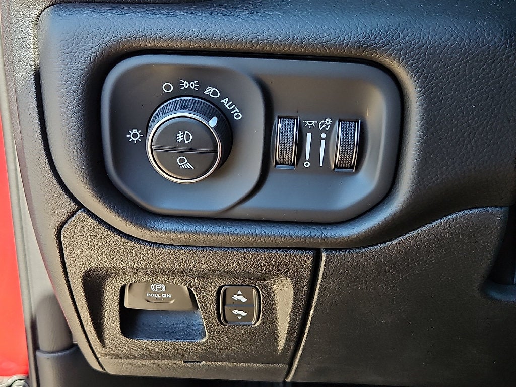 2027 RAM 1500 RAM 1500 LARAMIE CREW CAB 4X4 5'7' BOX