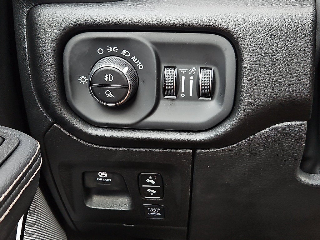 2027 RAM 1500 RAM 1500 REBEL CREW CAB 4X4 5'7' BOX