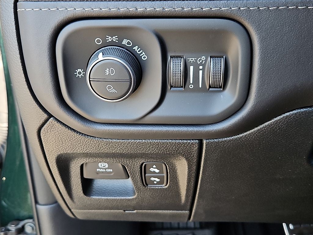 2026 RAM Ram 1500 RAM 1500 RHO CREW CAB 4X4 5'7' BOX