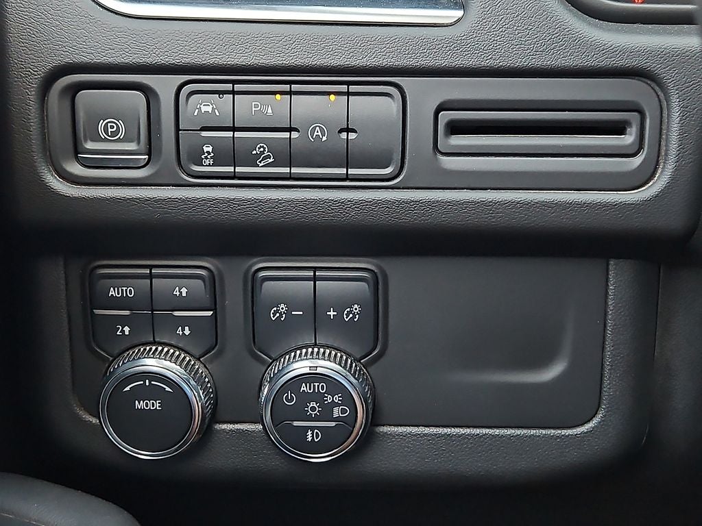 2024 GMC Yukon 4WD AT4