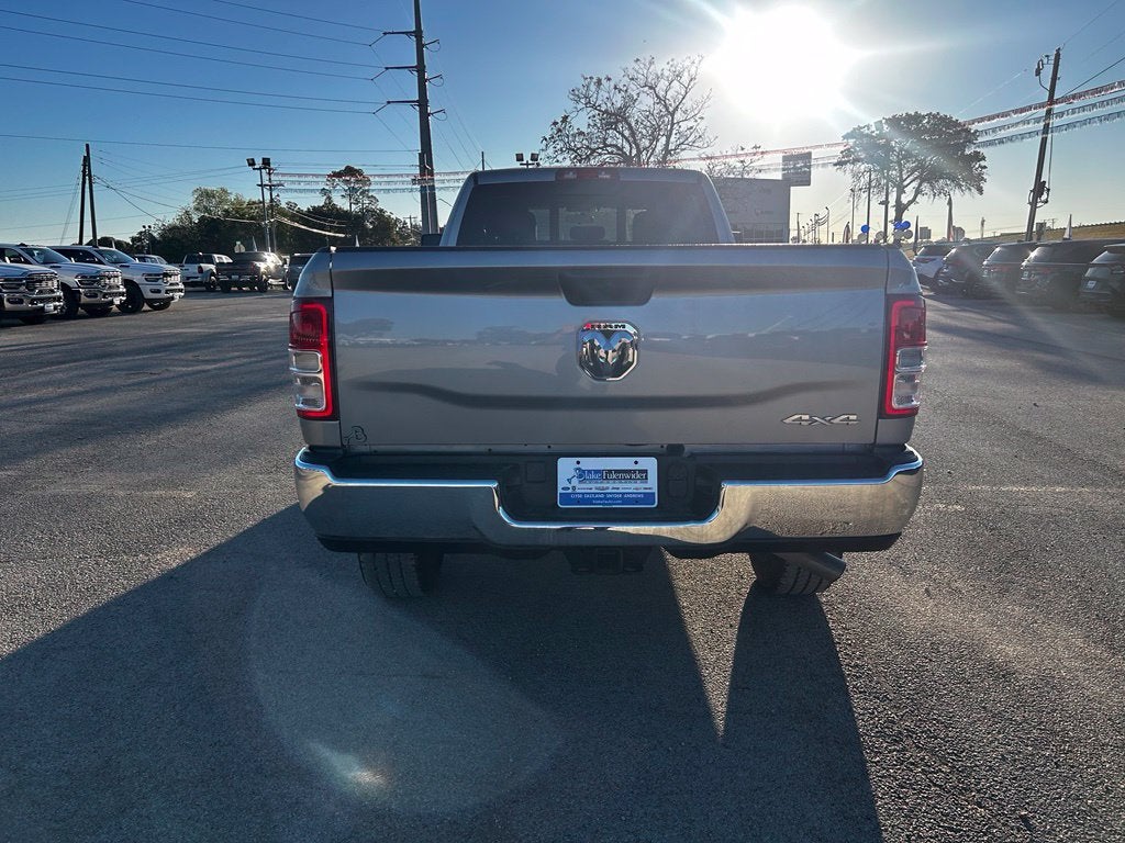 2024 RAM 3500 Tradesman Crew Cab 4x4 8' Box