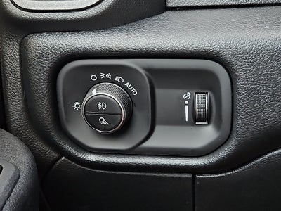2027 RAM 3500 RAM 3500 TRADESMAN CREW CAB 4X4 8' BOX