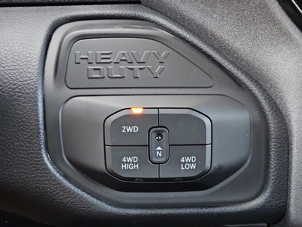 2027 RAM 3500 RAM 3500 TRADESMAN CREW CAB 4X4 8' BOX