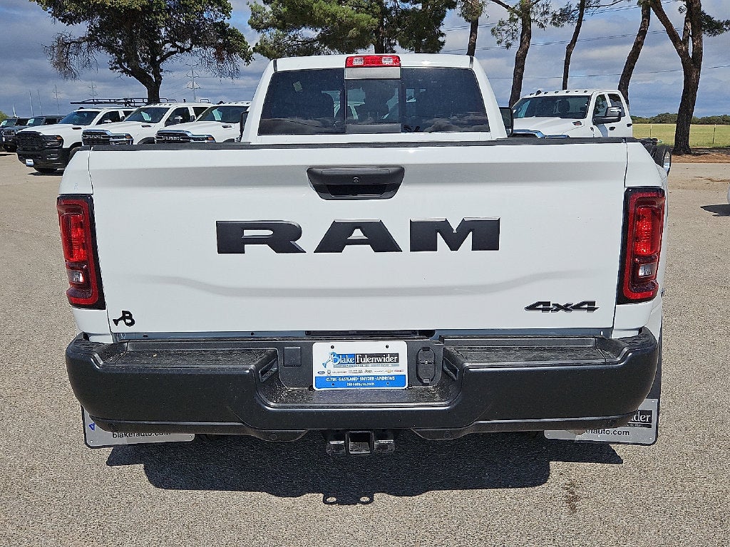 2027 RAM 3500 RAM 3500 TRADESMAN CREW CAB 4X4 8' BOX