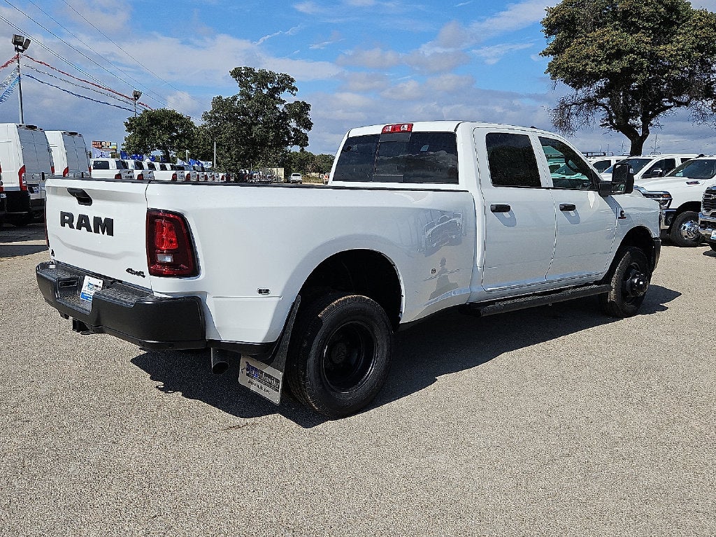 2027 RAM 3500 RAM 3500 TRADESMAN CREW CAB 4X4 8' BOX