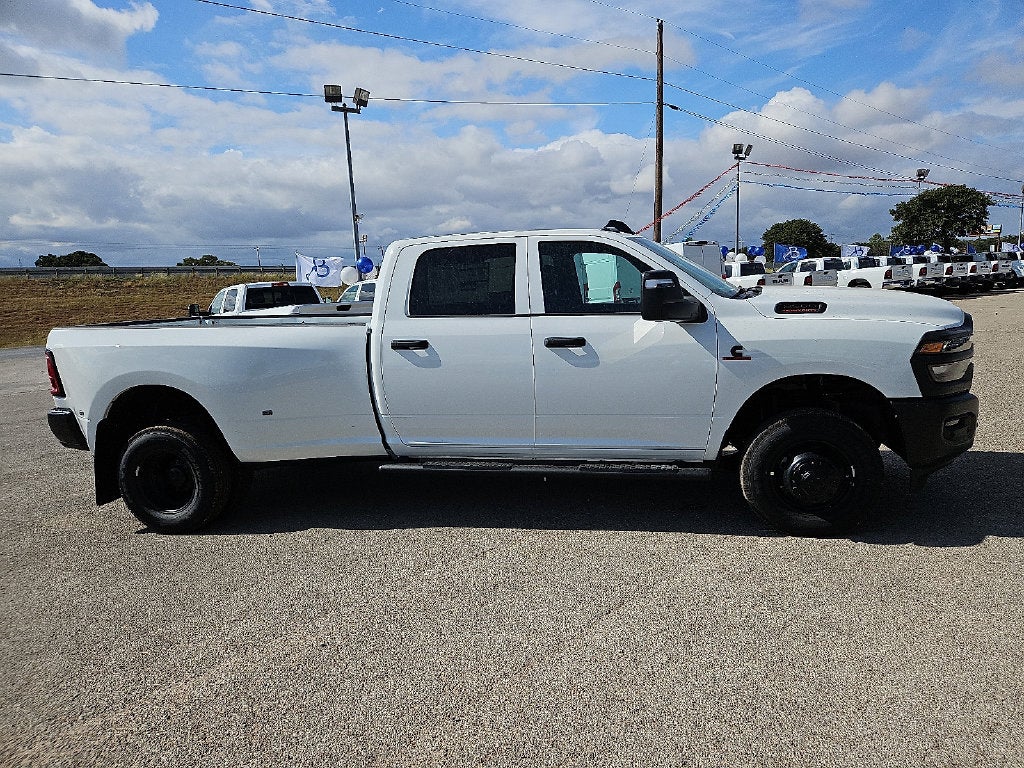 2027 RAM 3500 RAM 3500 TRADESMAN CREW CAB 4X4 8' BOX