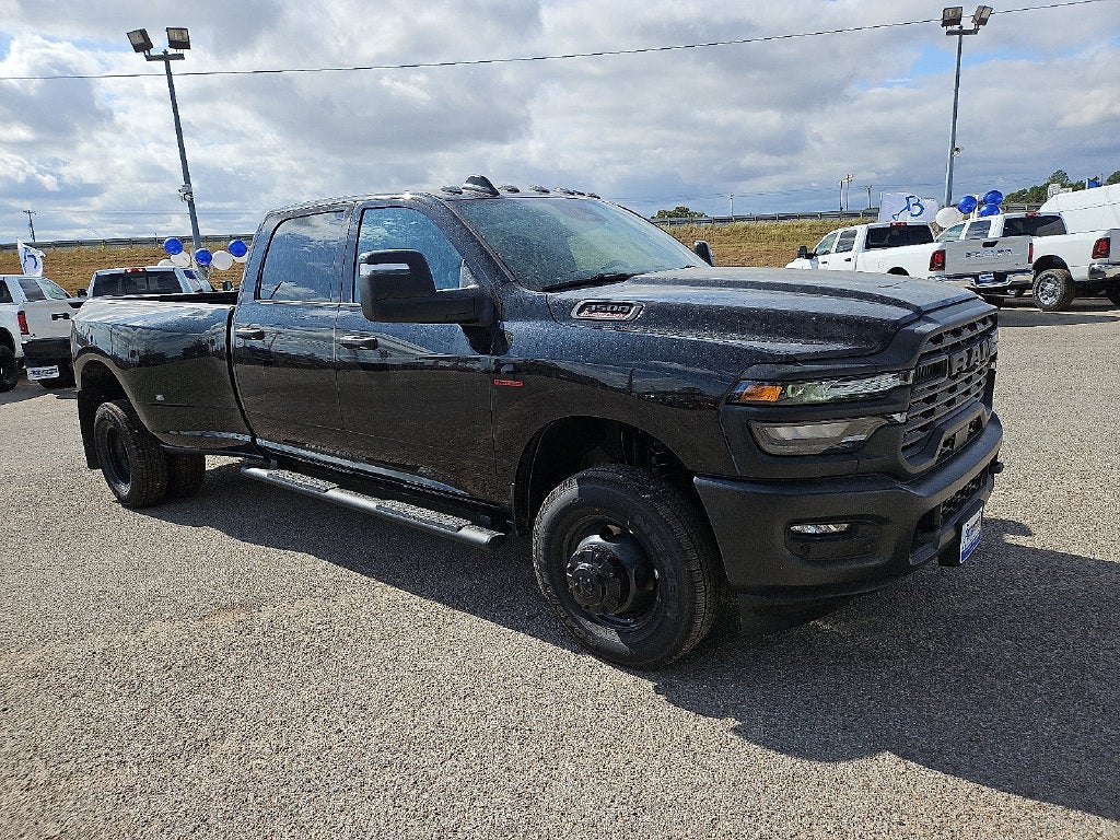 2027 RAM 3500 RAM 3500 TRADESMAN CREW CAB 4X4 8' BOX