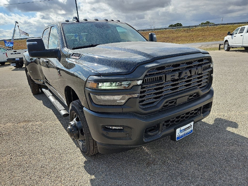 2027 RAM 3500 RAM 3500 TRADESMAN CREW CAB 4X4 8' BOX
