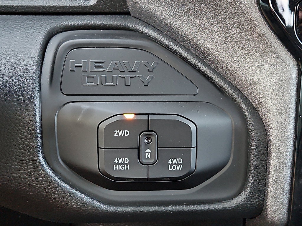 2027 RAM 3500 RAM 3500 TRADESMAN CREW CAB 4X4 8' BOX
