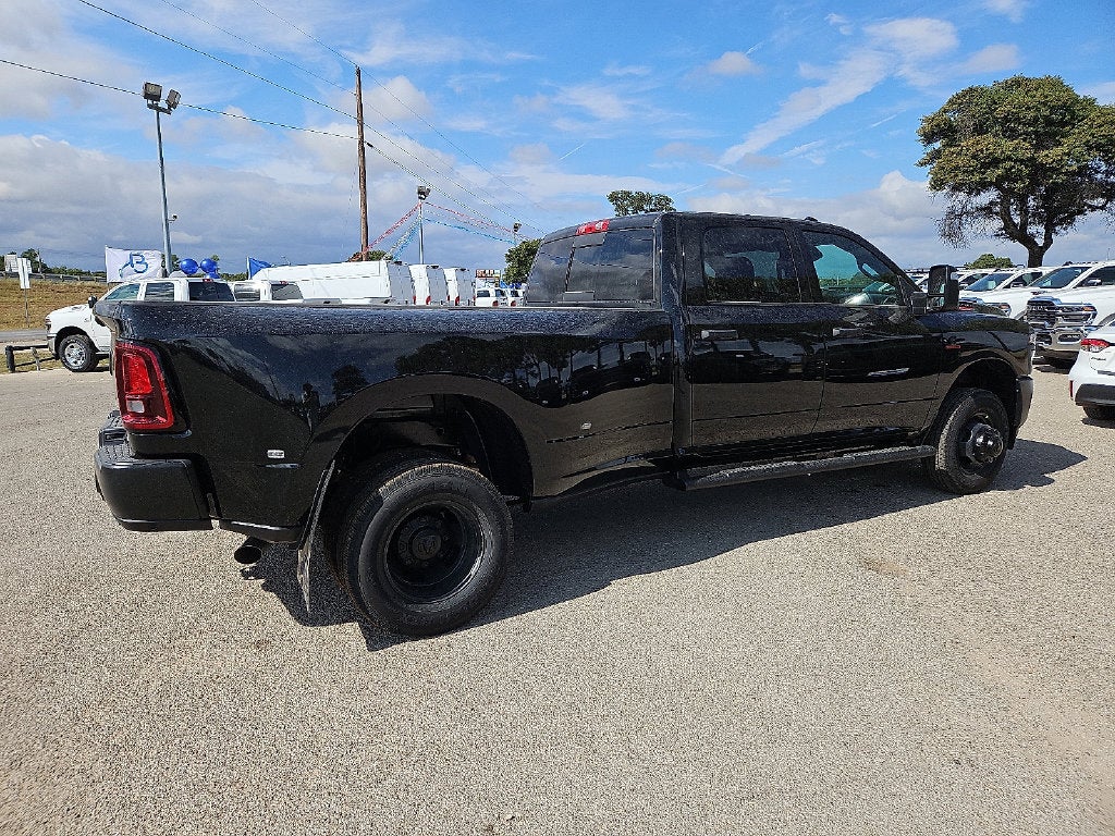 2027 RAM 3500 RAM 3500 TRADESMAN CREW CAB 4X4 8' BOX