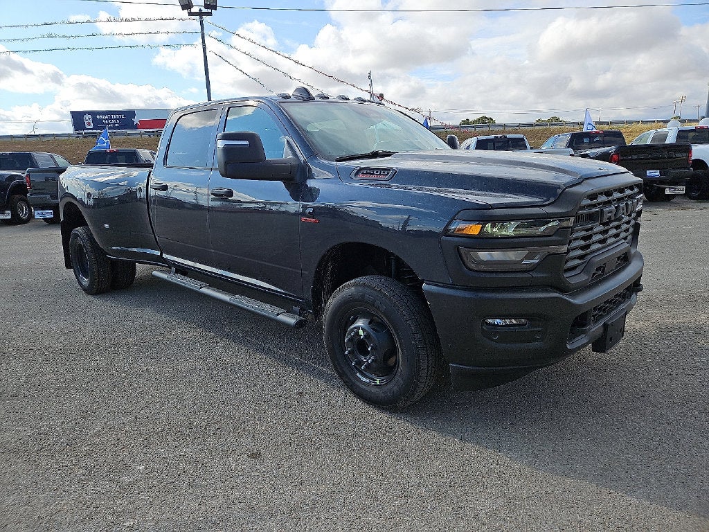 2027 RAM 3500 RAM 3500 TRADESMAN CREW CAB 4X4 8' BOX