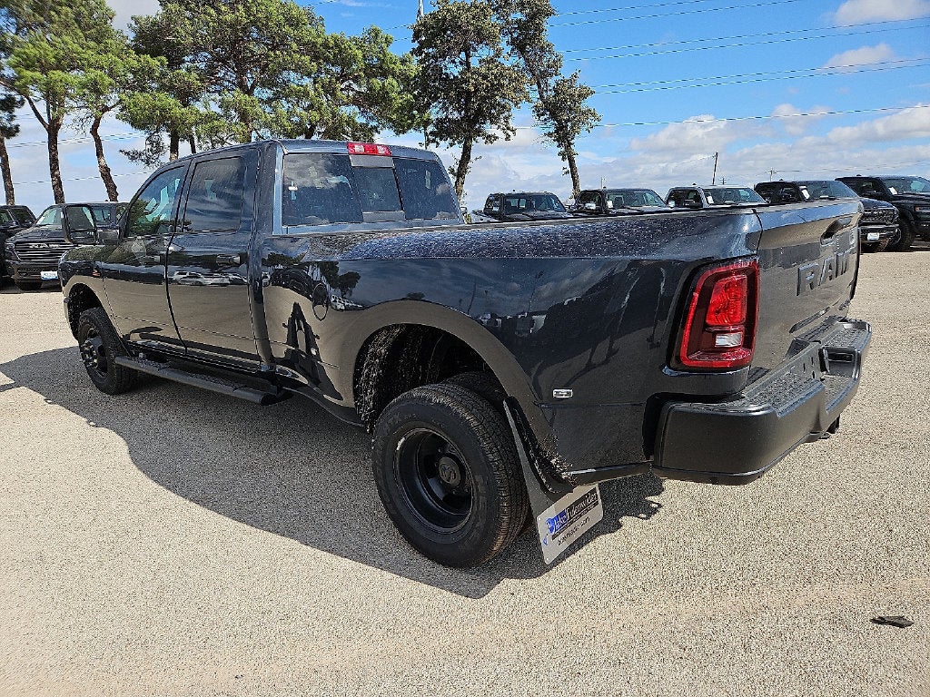 2027 RAM 3500 RAM 3500 TRADESMAN CREW CAB 4X4 8' BOX