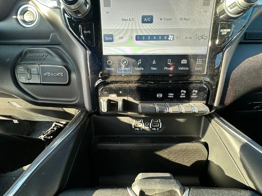 2023 RAM 3500 Laramie Crew Cab 4x4 8' Box