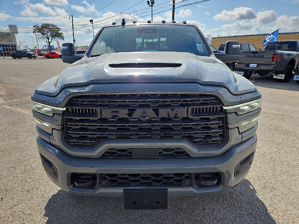 2027 RAM 3500 RAM 3500 LIMITED MEGA CAB 4X4 6'4' BOX
