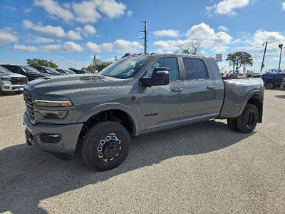 2027 RAM 3500 RAM 3500 LIMITED MEGA CAB 4X4 6'4' BOX