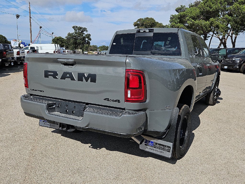 2027 RAM 3500 RAM 3500 LIMITED MEGA CAB 4X4 6'4' BOX