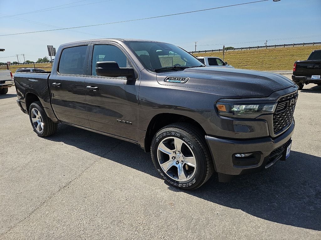 2026 RAM Ram 1500 RAM 1500 EXPRESS CREW CAB 4X2 5'7' BOX