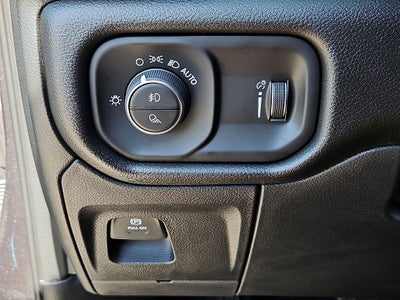 2026 RAM Ram 1500 RAM 1500 EXPRESS CREW CAB 4X2 5'7' BOX