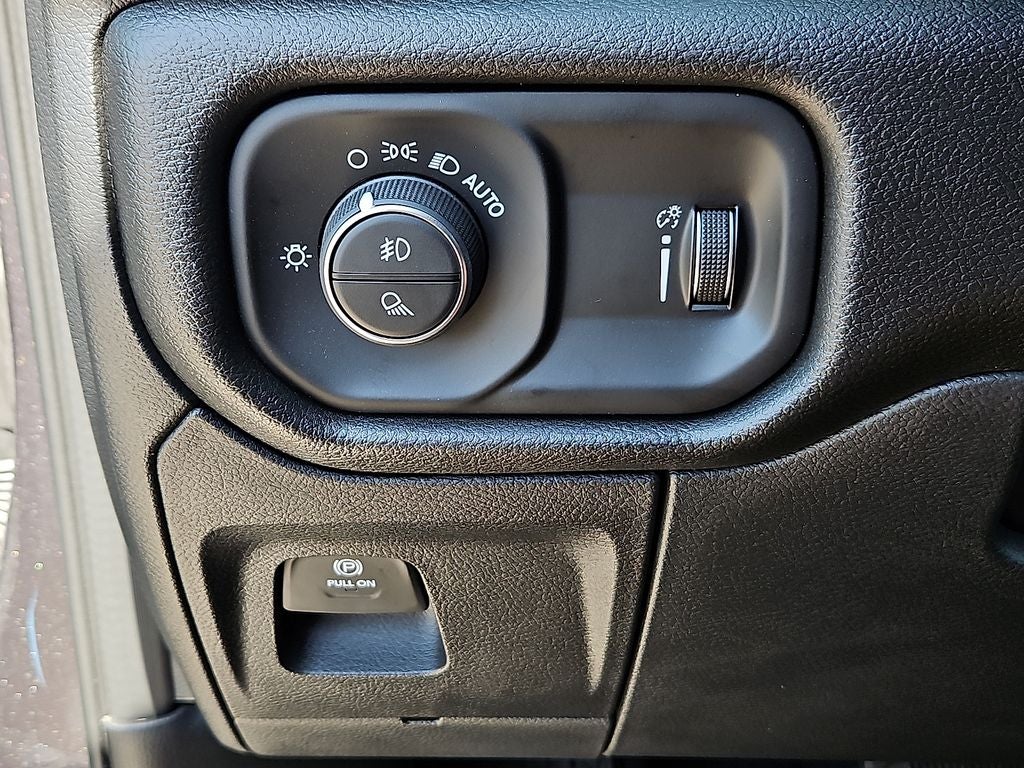 2026 RAM Ram 1500 RAM 1500 EXPRESS CREW CAB 4X2 5'7' BOX