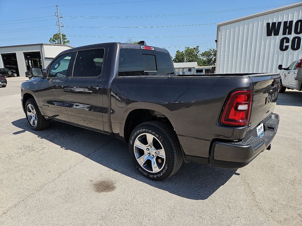 2026 RAM Ram 1500 RAM 1500 EXPRESS CREW CAB 4X2 5'7' BOX