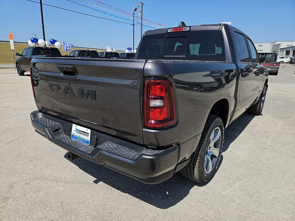 2026 RAM Ram 1500 RAM 1500 EXPRESS CREW CAB 4X2 5'7' BOX