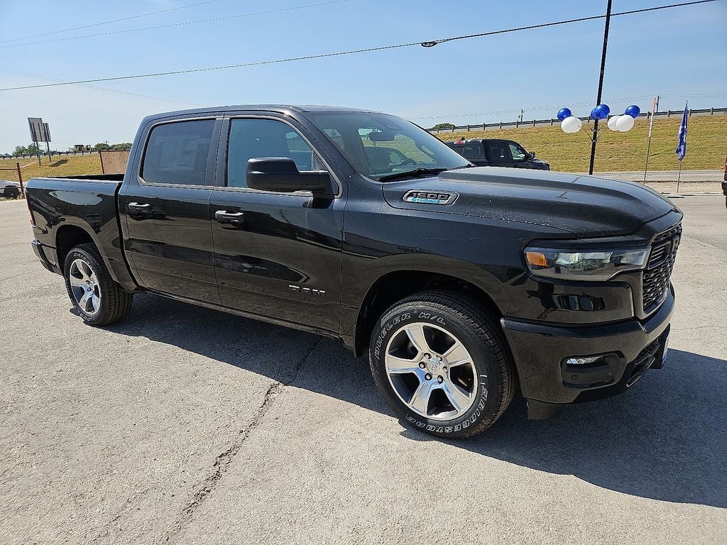 2026 RAM Ram 1500 RAM 1500 EXPRESS CREW CAB 4X2 5'7' BOX