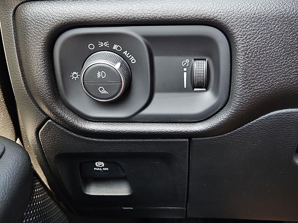 2026 RAM Ram 1500 RAM 1500 EXPRESS CREW CAB 4X2 5'7' BOX