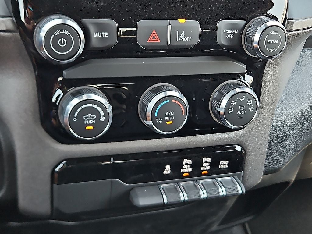 2026 RAM Ram 1500 RAM 1500 EXPRESS CREW CAB 4X2 5'7' BOX