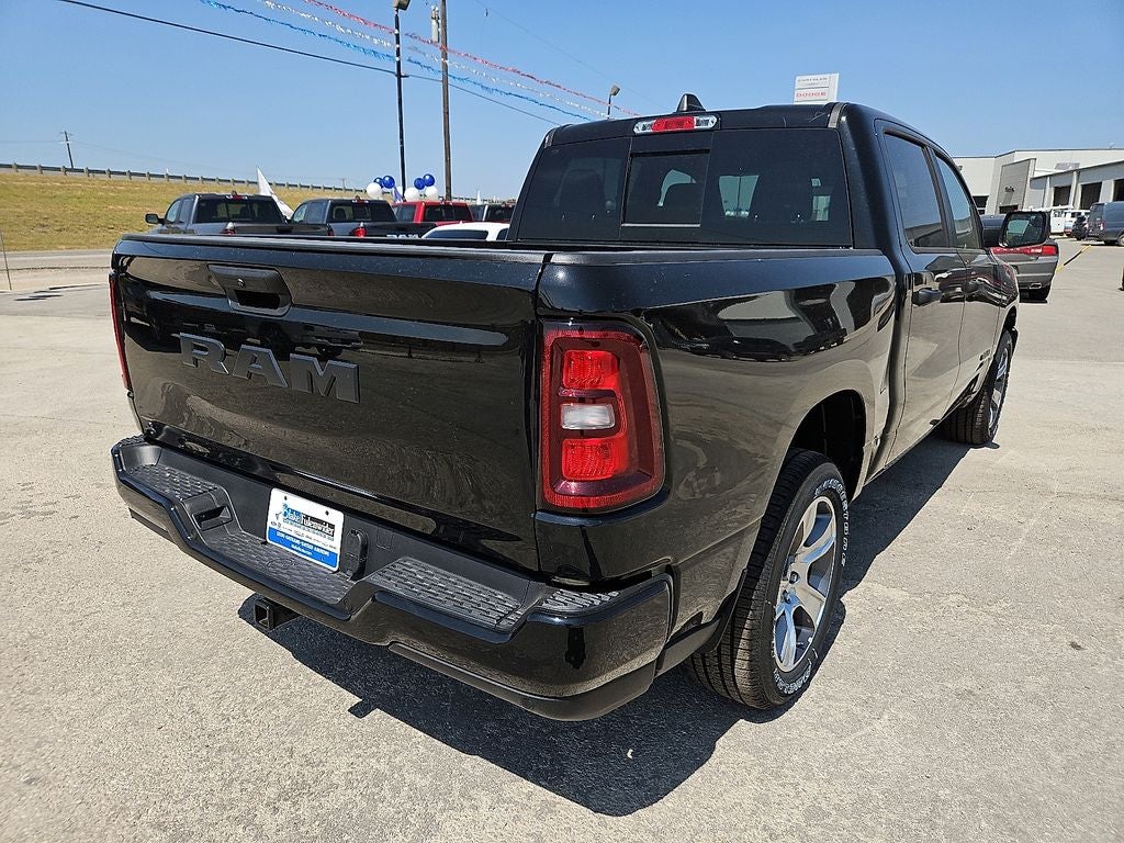 2026 RAM Ram 1500 RAM 1500 EXPRESS CREW CAB 4X2 5'7' BOX