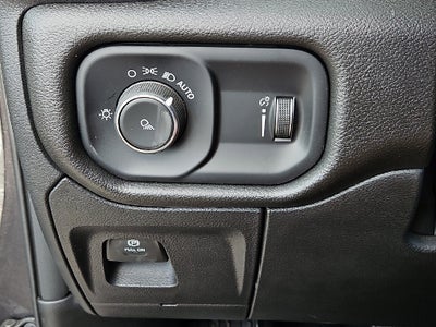 2026 RAM 1500 RAM 1500 TRADESMAN CREW CAB 4X4 5'7' BOX