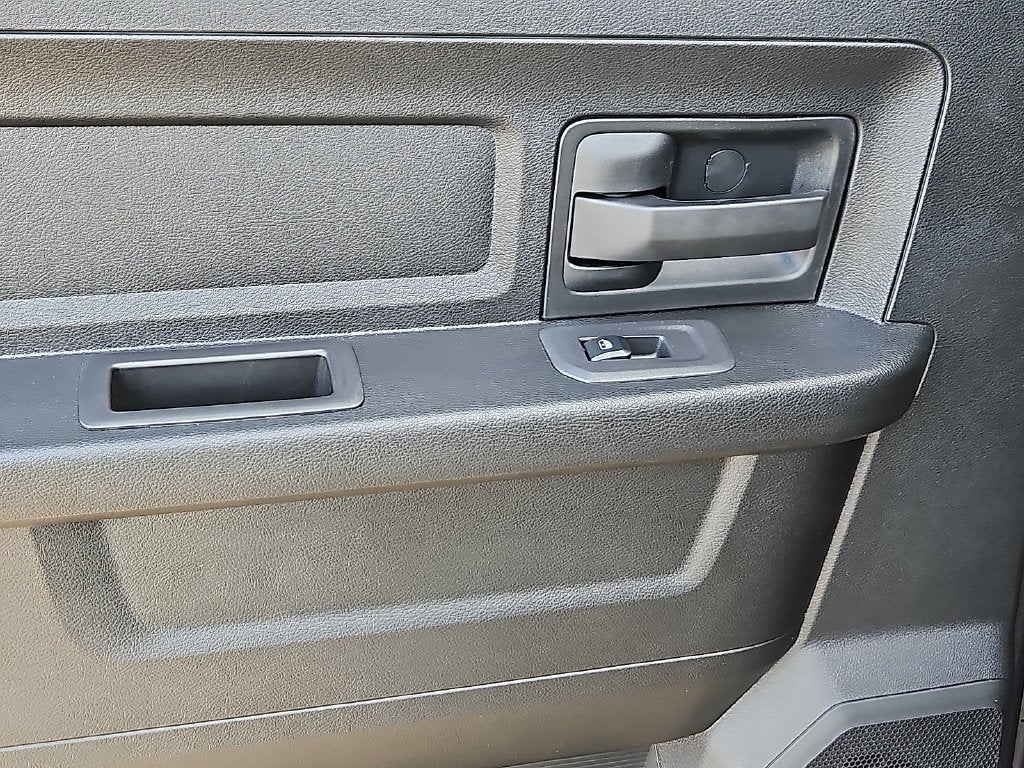 2027 RAM 2500 RAM 2500 TRADESMAN CREW CAB 4X4 6'4' BOX