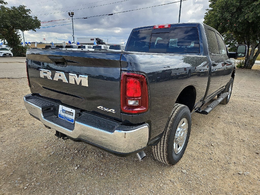 2027 RAM 2500 RAM 2500 TRADESMAN CREW CAB 4X4 6'4' BOX