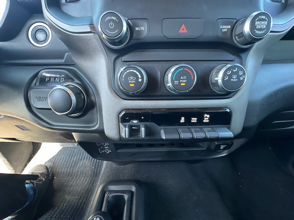 2020 RAM 2500 Tradesman Crew Cab 4x4 6'4' Box