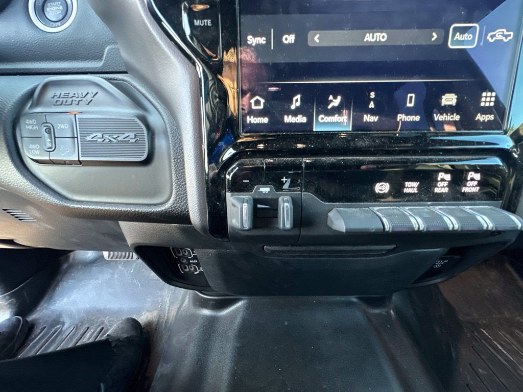 2022 RAM 2500 Laramie Crew Cab 4x4 6'4' Box