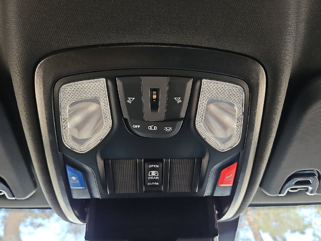 2027 RAM 2500 RAM 2500 TRADESMAN CREW CAB 4X4 8' BOX