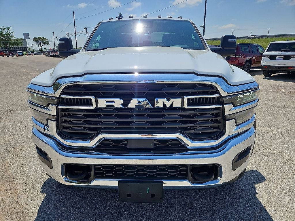2026 RAM Ram 5500 Chassis Cab RAM 5500 TRADESMAN CHASSIS CREW CAB 4X4 84' CA