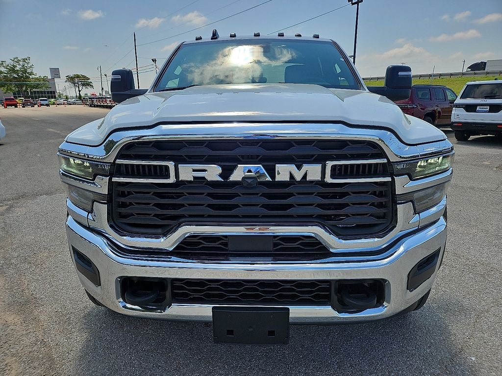 2026 RAM Ram 5500 Chassis Cab RAM 5500 TRADESMAN CHASSIS CREW CAB 4X4 84' CA