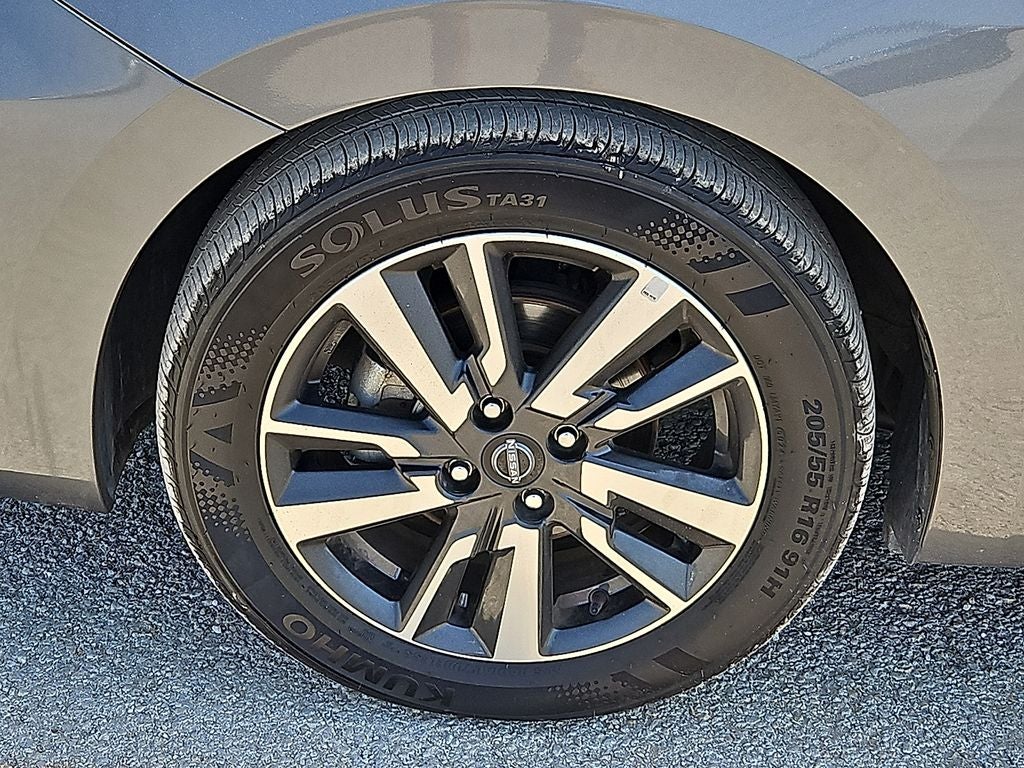 2025 Nissan Versa 1.6 SV